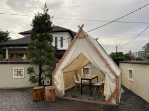 The Tent HomestayBig Outdoor, Free Bikes, 1min ride to Lake Garden